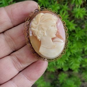 vintage carved cameo brooch pendant